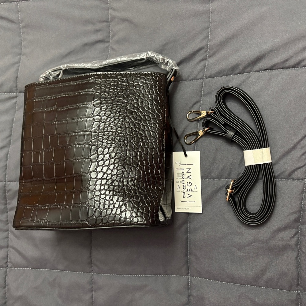 NWT AOTA Elena Vegan Leather Bucket Bag with Detachable Crossbody
